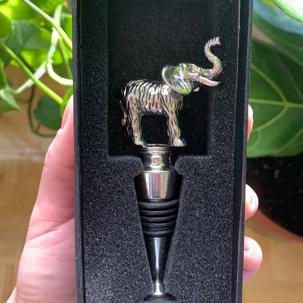 Elephant wine stopper